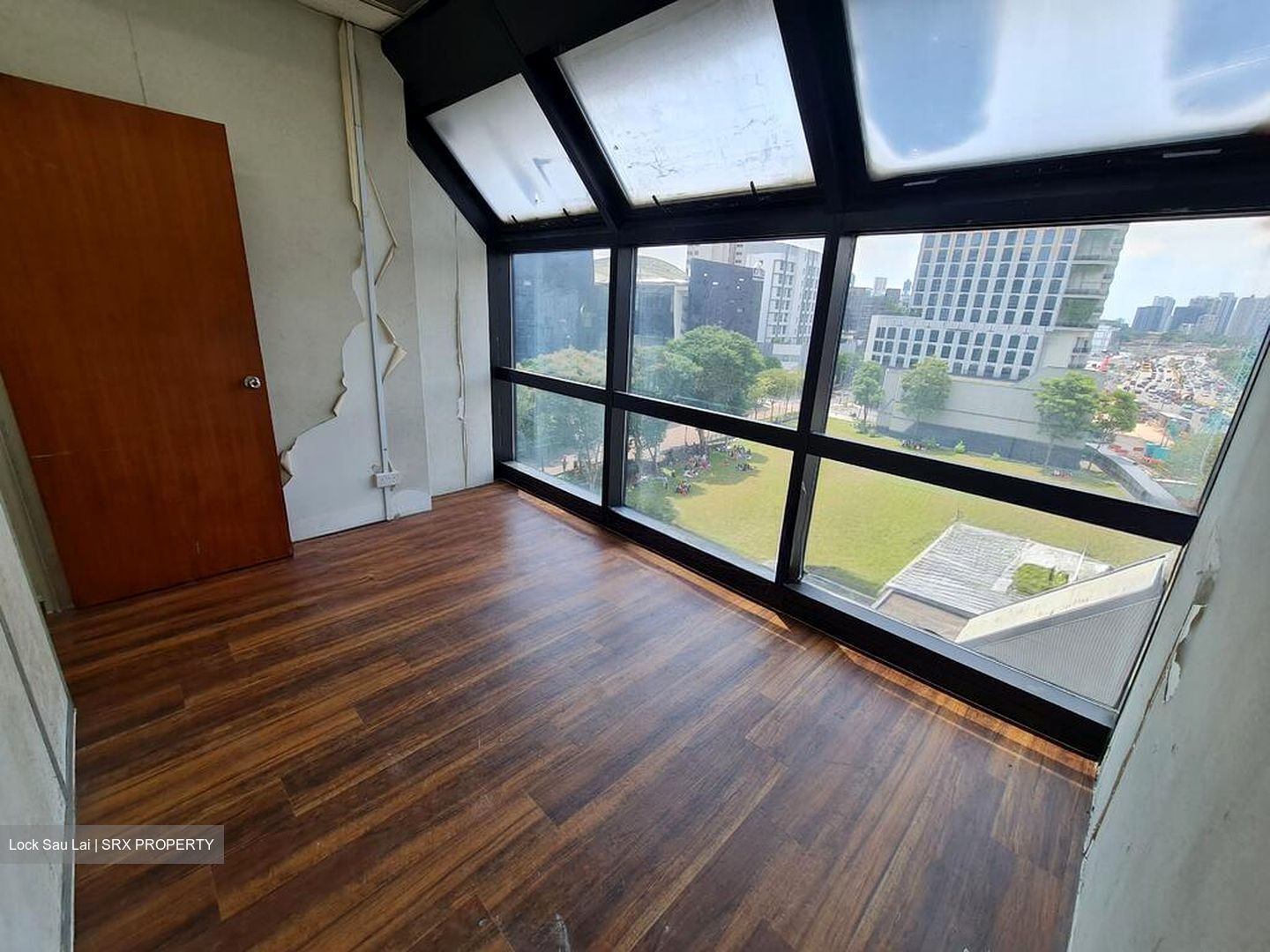 Sim Lim Square (D7), Shop House #517369991